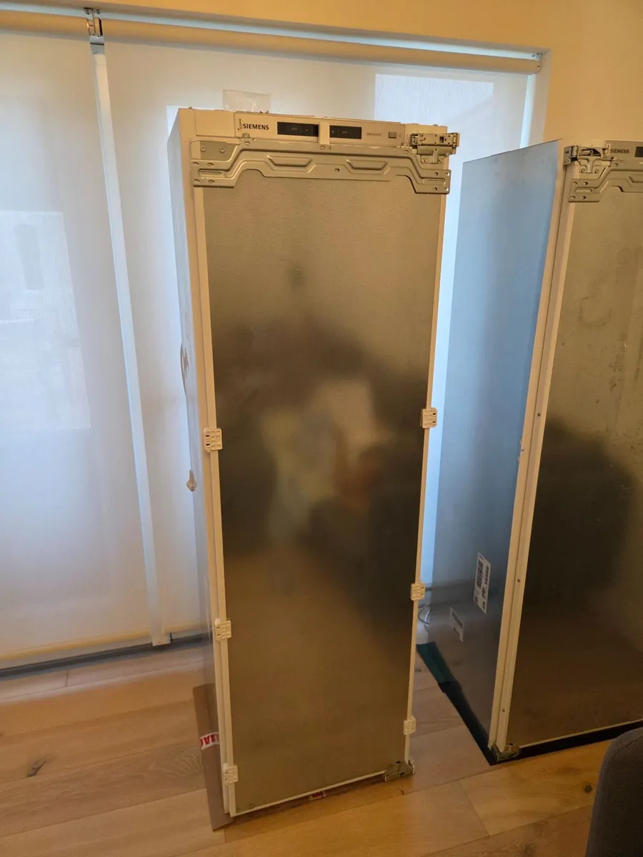 Siemens Integrated Refrigerator - Image 2