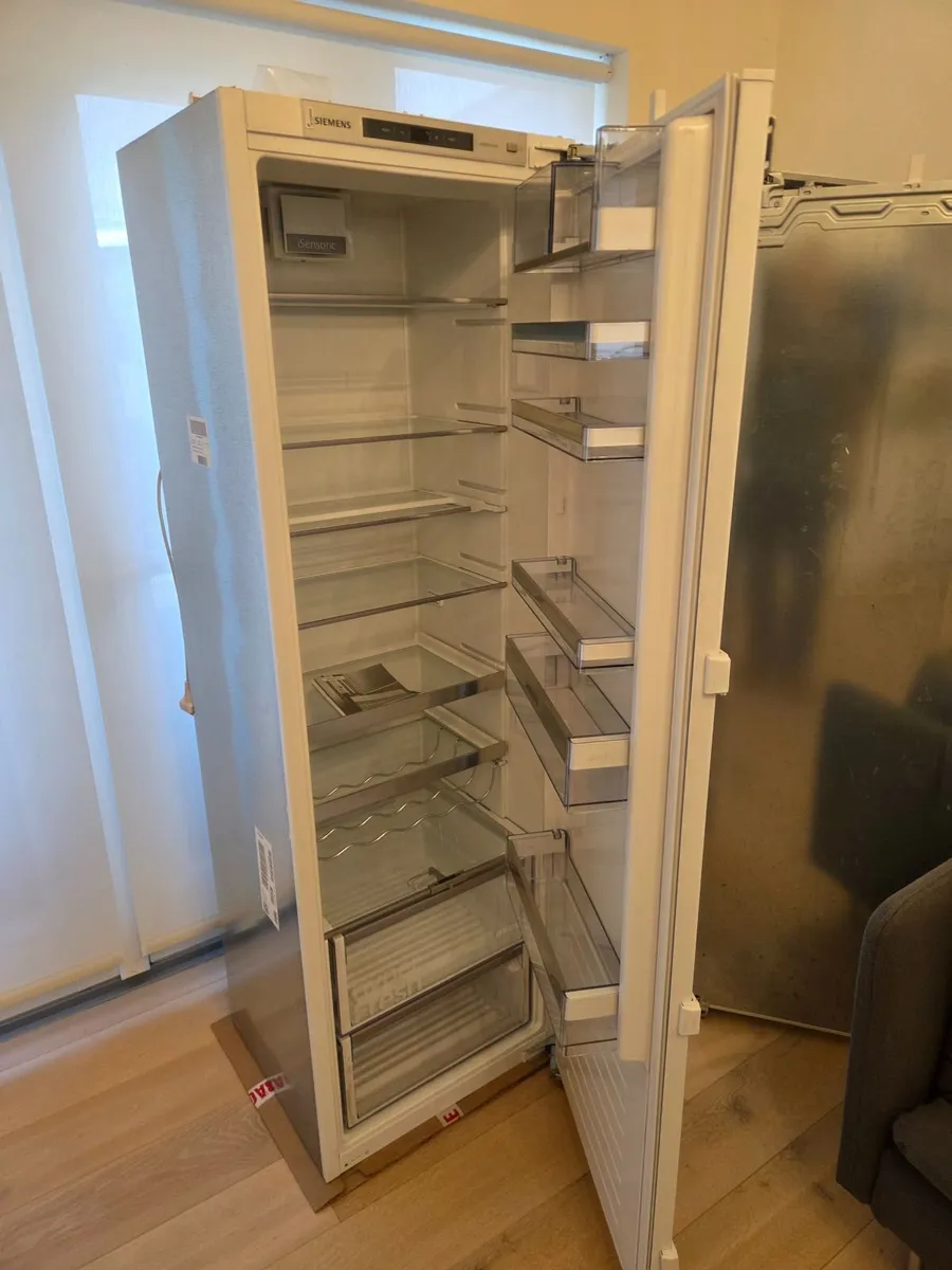 Siemens Integrated Refrigerator - Image 1