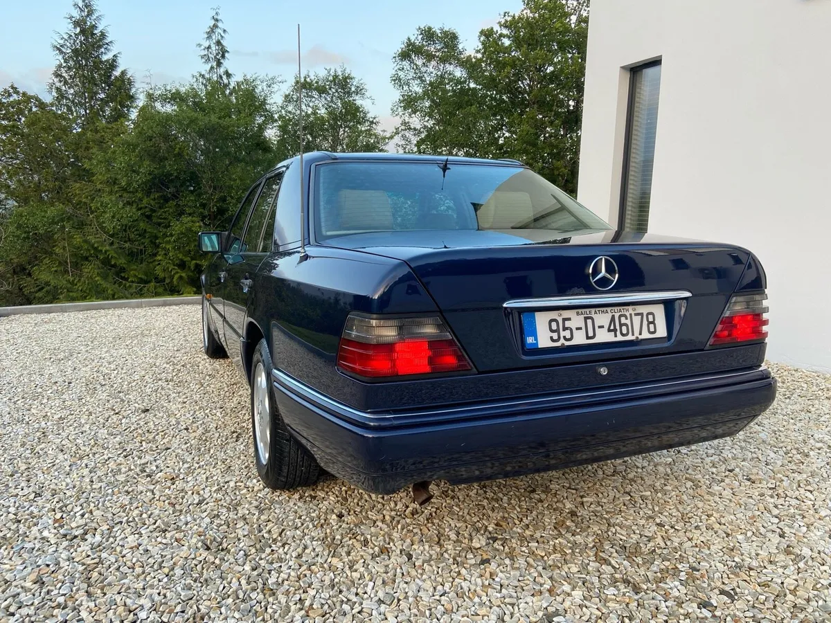 Mercedes E Class W124 - Image 2
