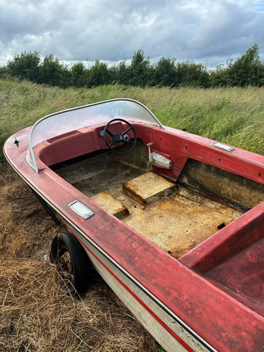 Fibreglass Speedboat & Trailer – Collection Only - Image 3