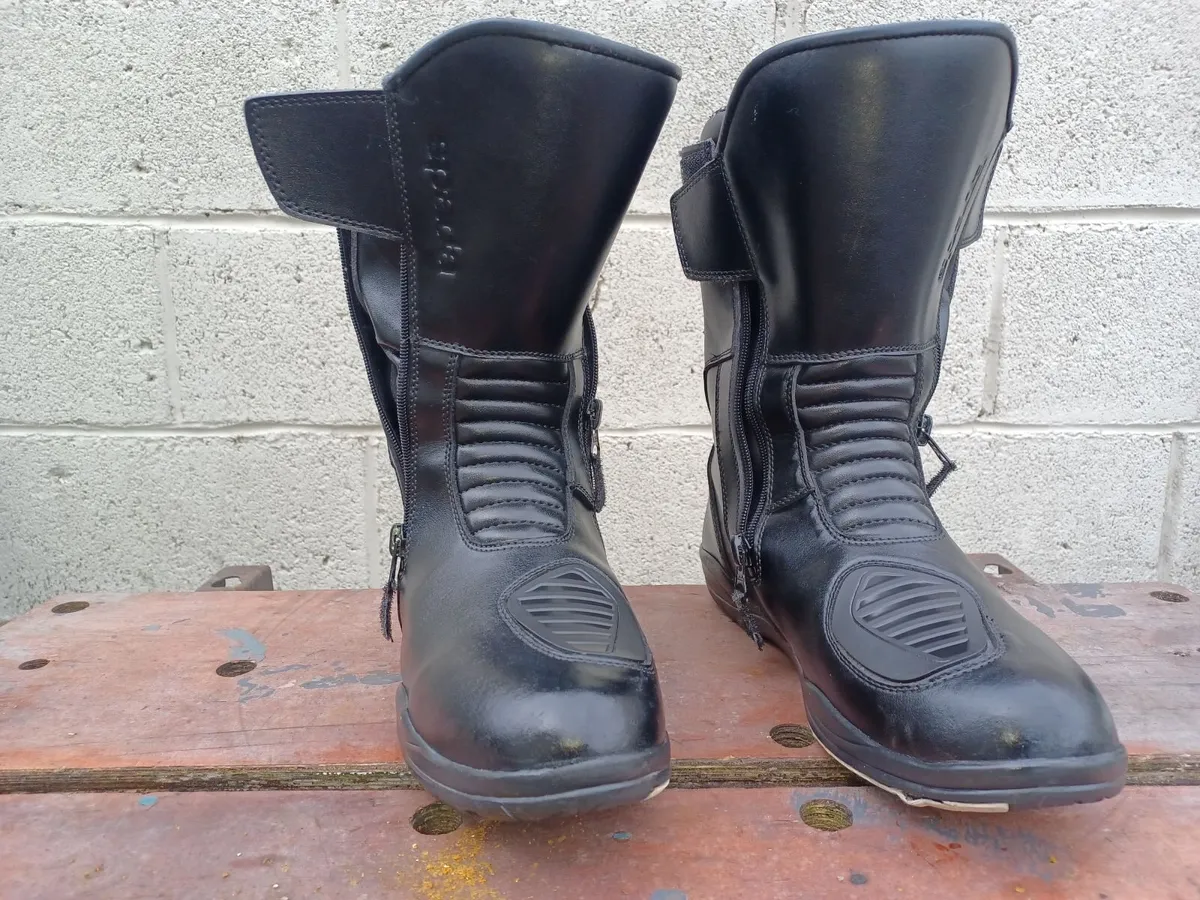 Motorcycle boots - Image 1