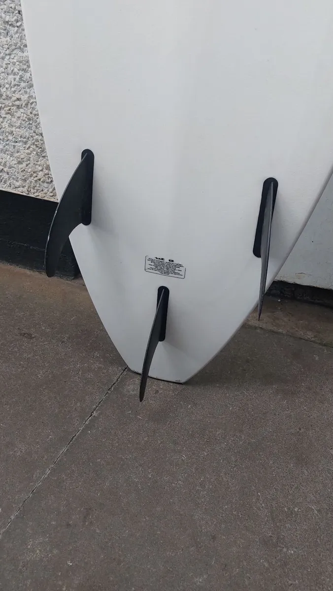 Surfboard - Image 3