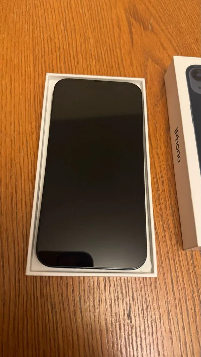 iPhone 13 - Image 3