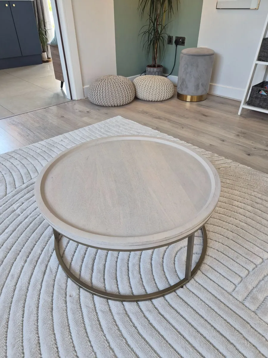Coffee table - Image 1
