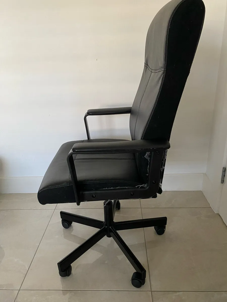 Swivel chair - Image 2