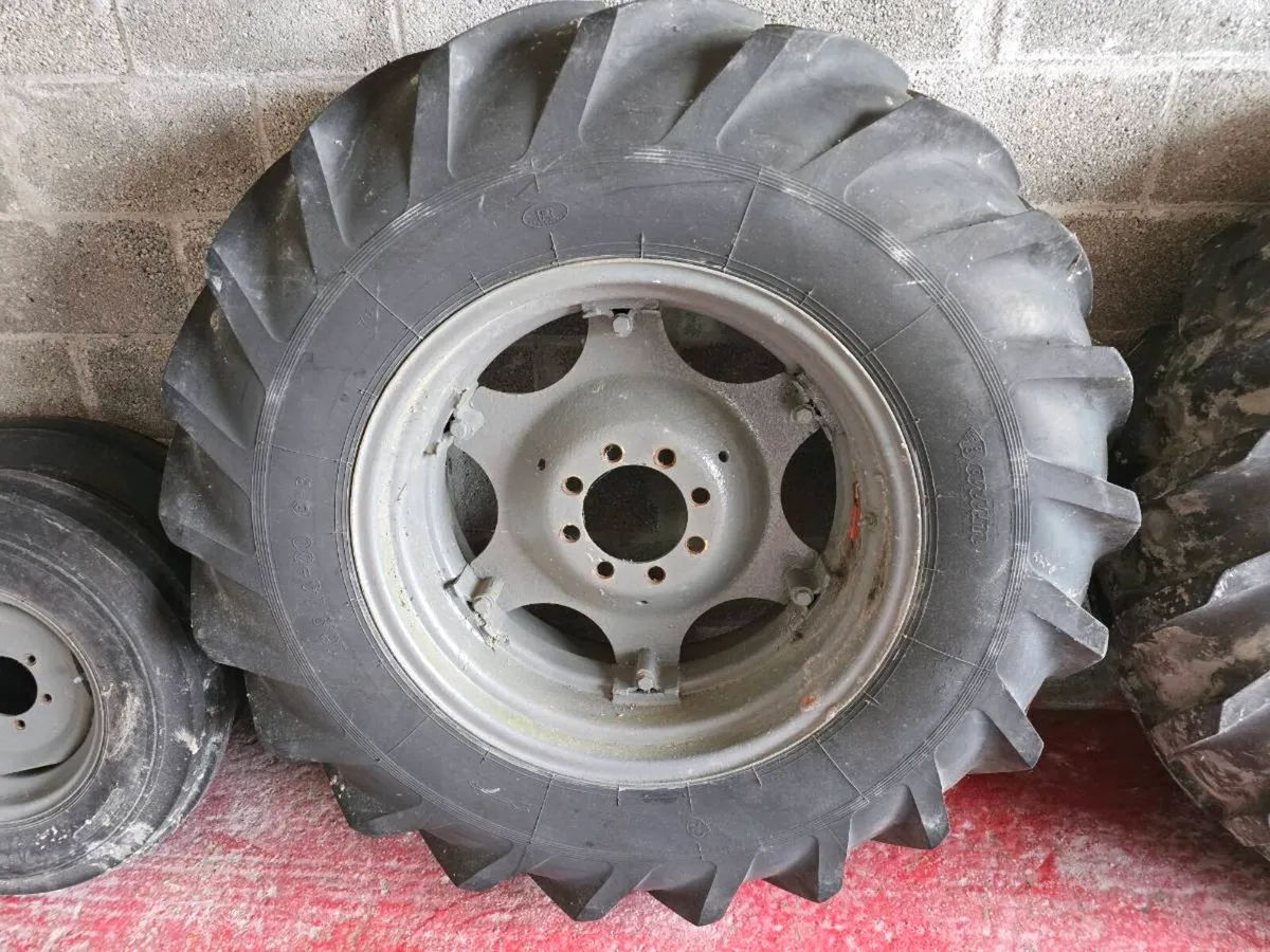 Zetor 6911 Wheels 16.9 / 14 - 30 - Image 1
