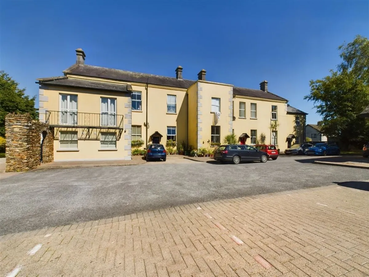 2 bed apartment to let / rent - Image 3