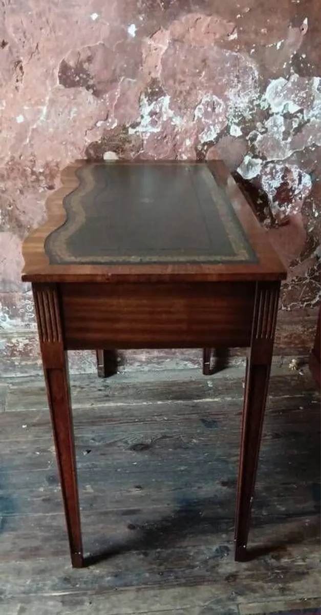 A Shereton serpentine Writing Desk - Image 4