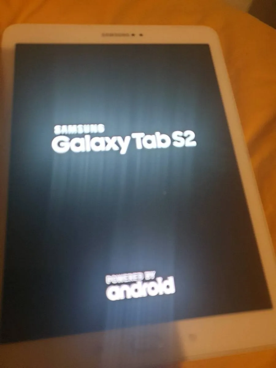 8 SAMSUNG IPADS 3 FULLY WORKING 6 FOR PARTS - Image 2