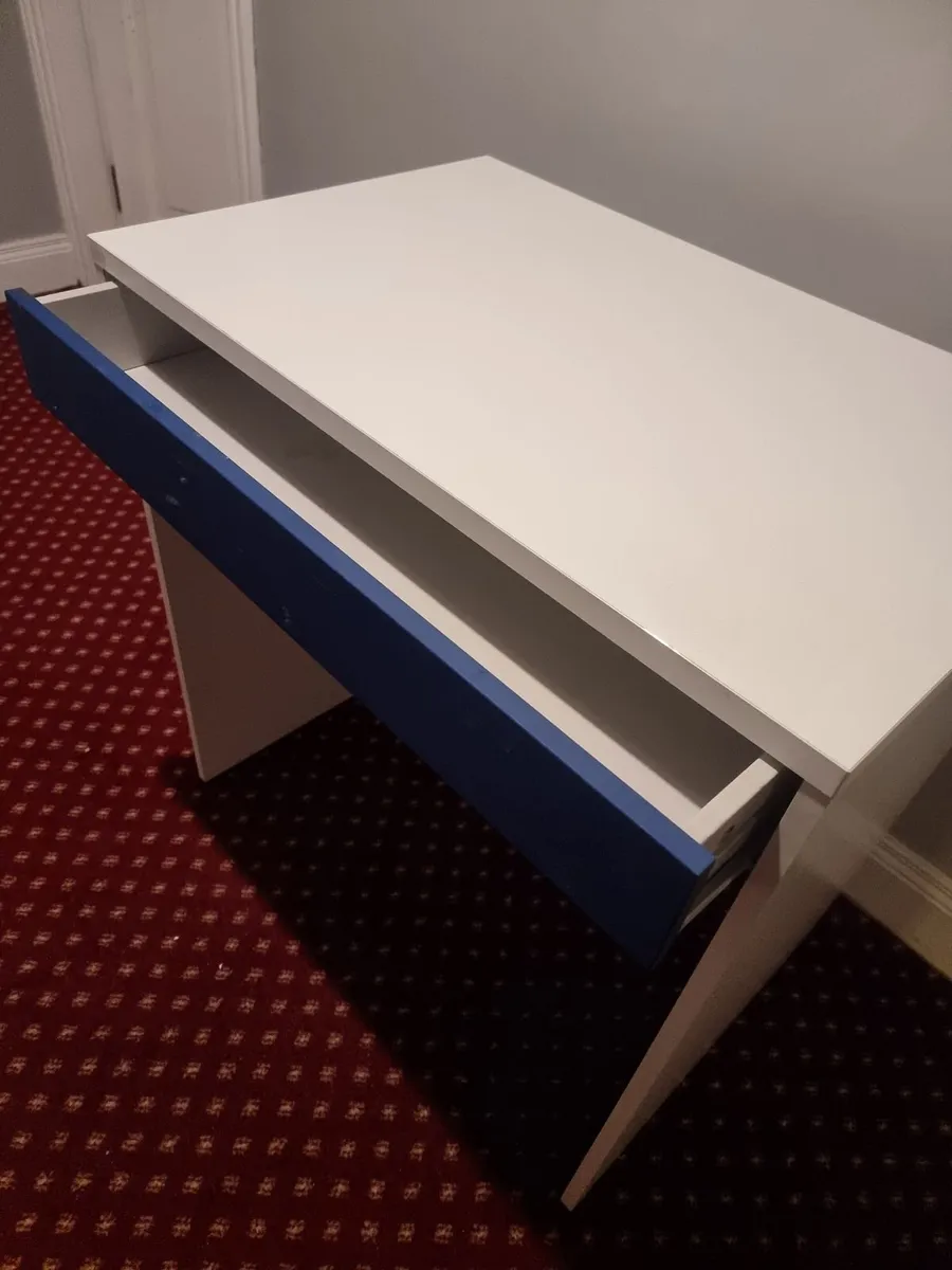 Desk - Image 2