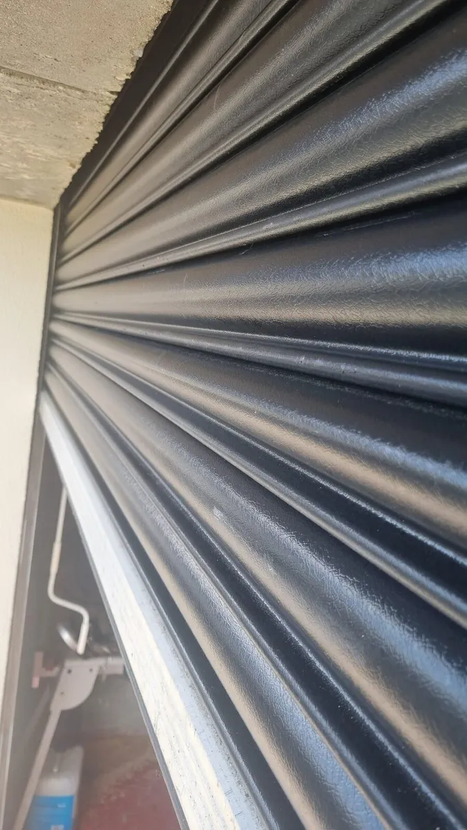 12ft x 8ft electric roller shutter door - Image 3