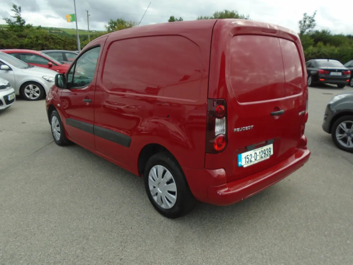 Peugeot Partner ACCESS 1.6 HDI 75 3 Seater  BLUE B - Image 2
