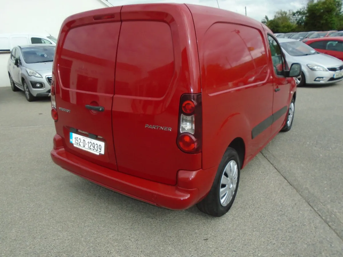 Peugeot Partner ACCESS 1.6 HDI 75 3 Seater  BLUE B - Image 4