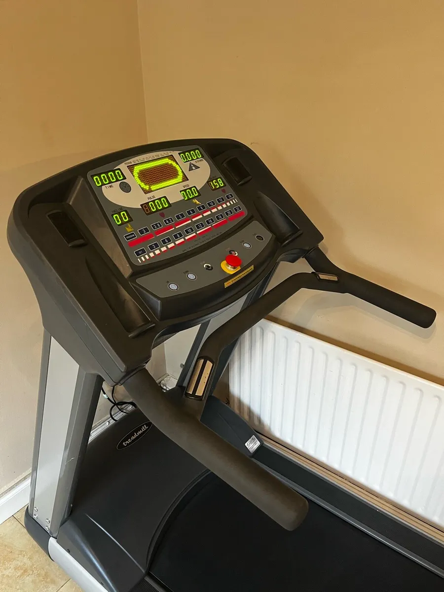 RealLeader RCT580 commercial treadmill - Image 4