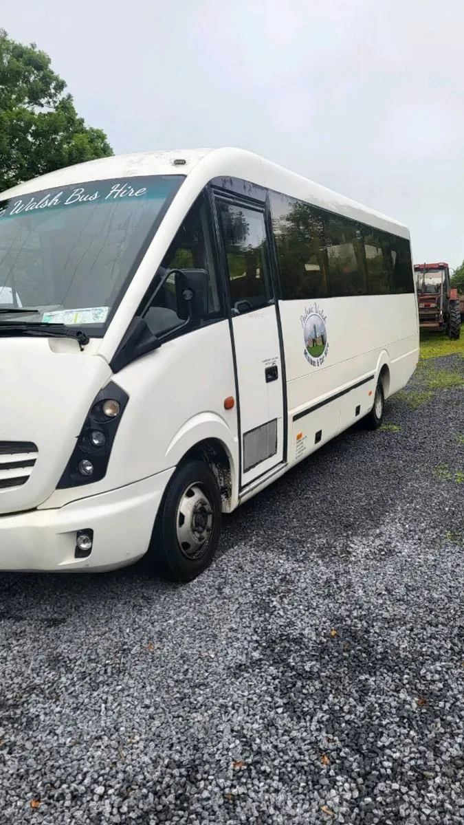 Bus - Image 2
