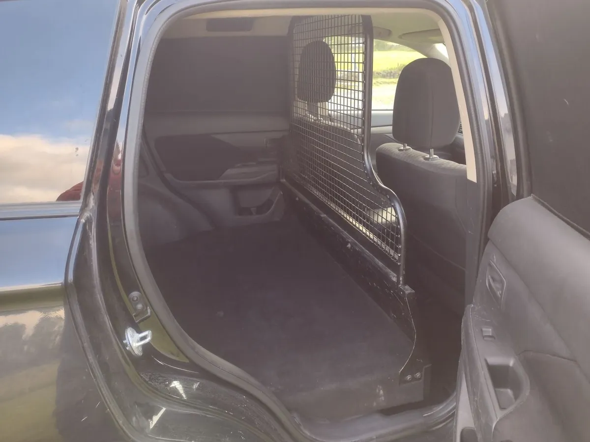 Mitsubishi Outlander 2015.      4 WD - Image 3