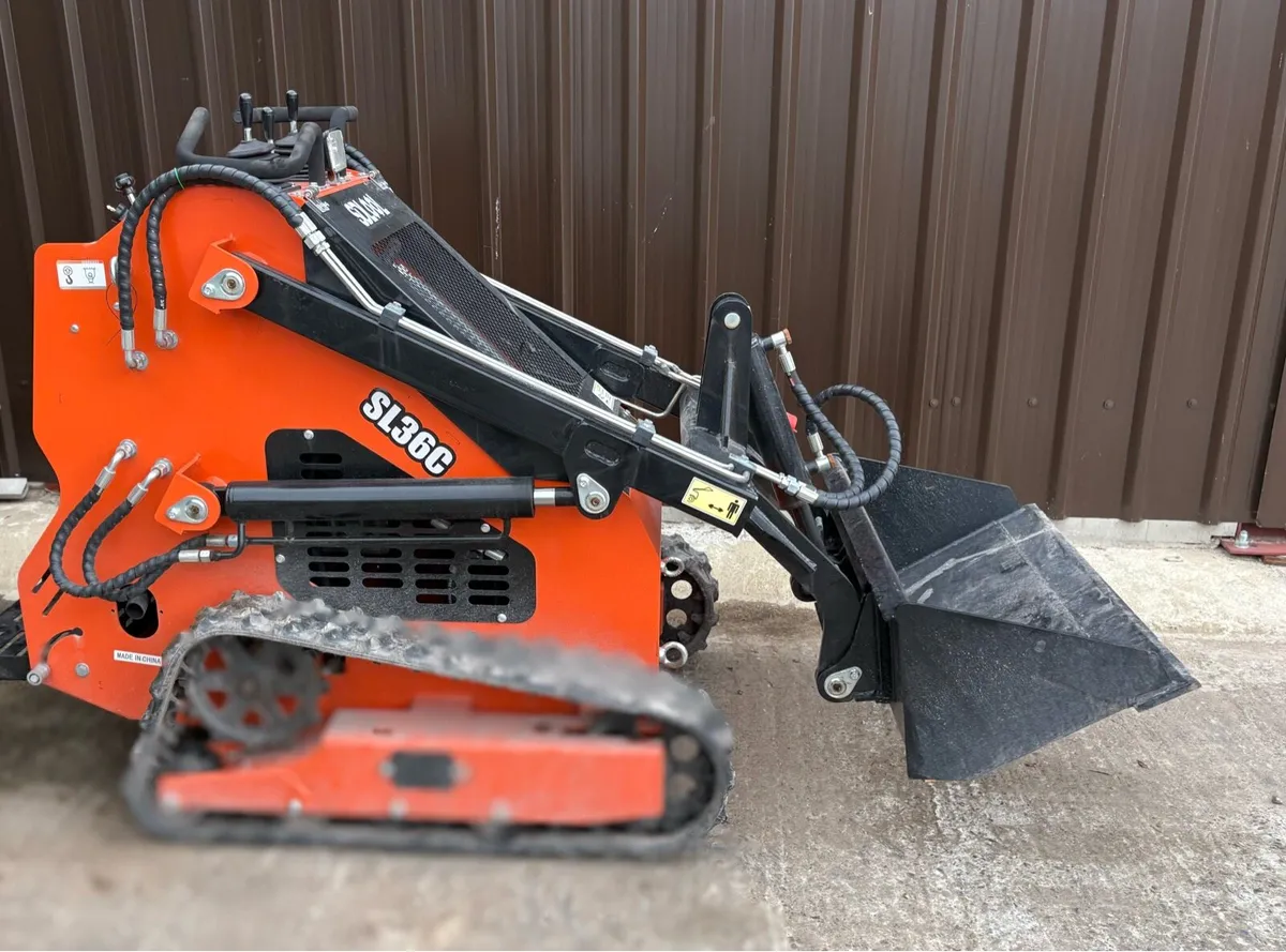 Tracked Pedestrian Skid Steer Diesel . Unused . - Image 3