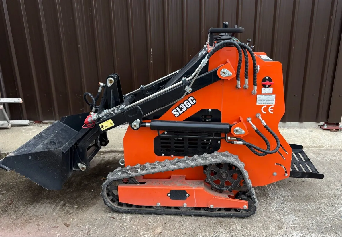 Tracked Pedestrian Skid Steer Diesel . Unused . - Image 2