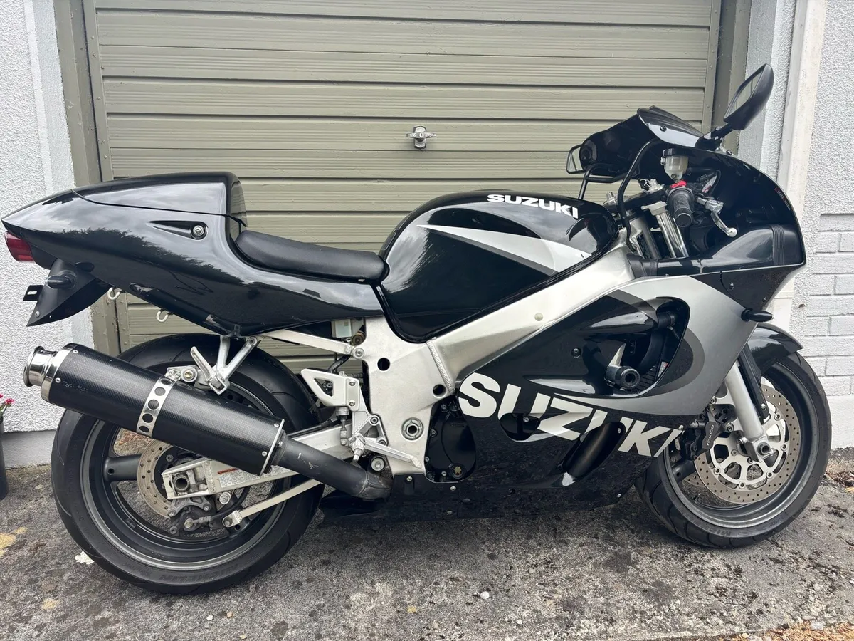 Suzuki Gszr 600 srad - Image 1