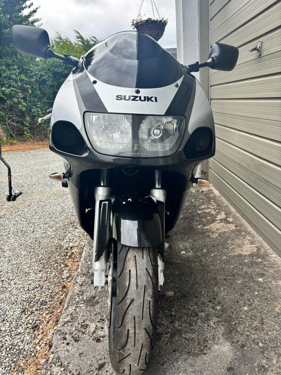 Suzuki Gszr 600 srad - Image 2