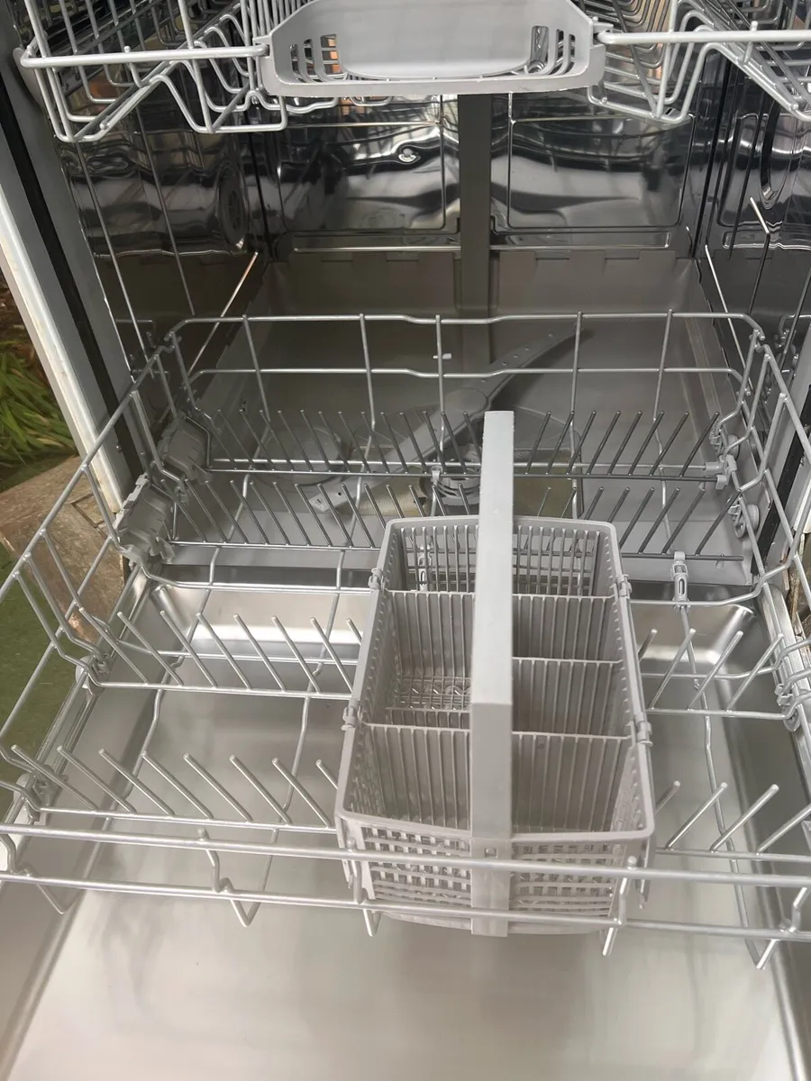Bosch series 2 dishwasher - Image 4