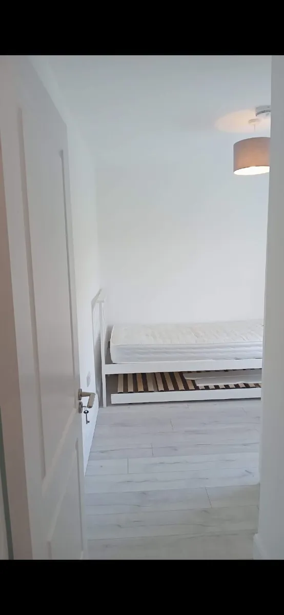 White single bed