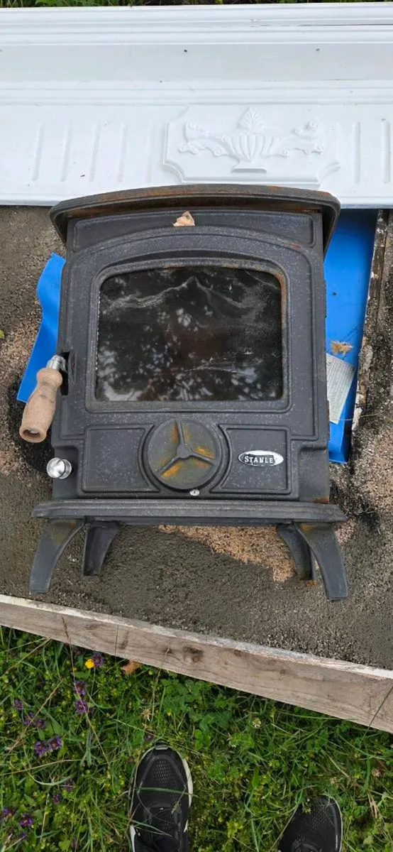 Stanley Stove - Image 1