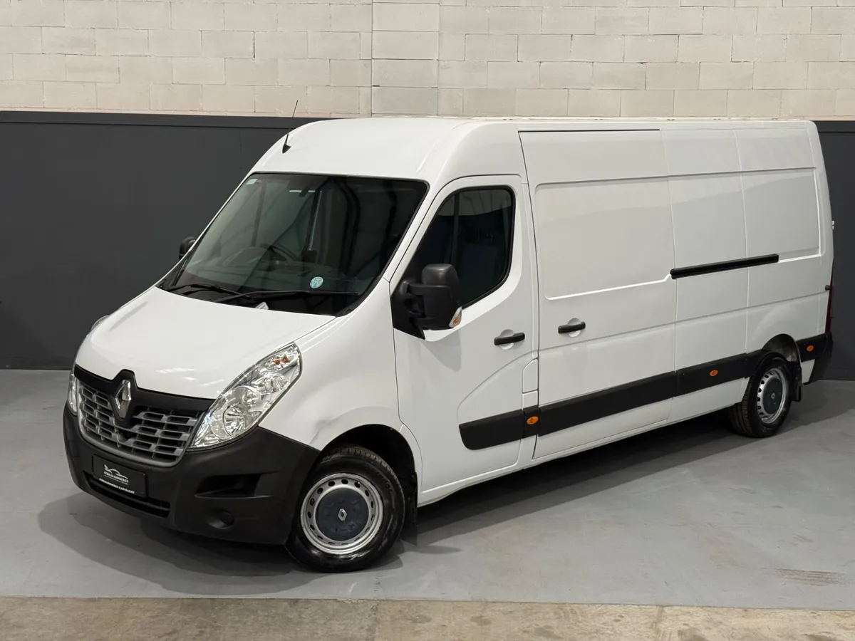 Renault Master 2019 NEW CVRT LOW MILEAGE TAXED - Image 4