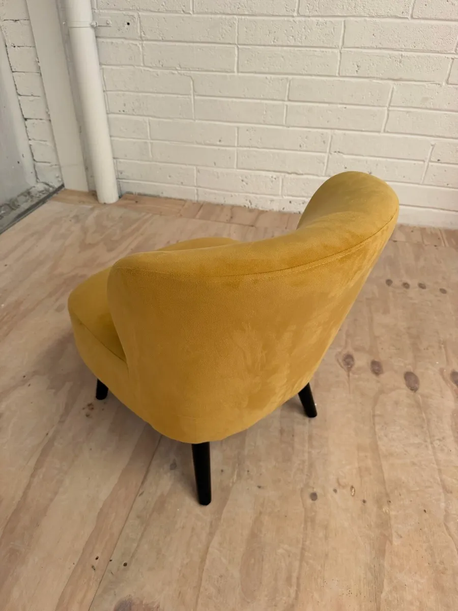 Yellow Velvet Tub Chair – Excellent Condition - Image 3