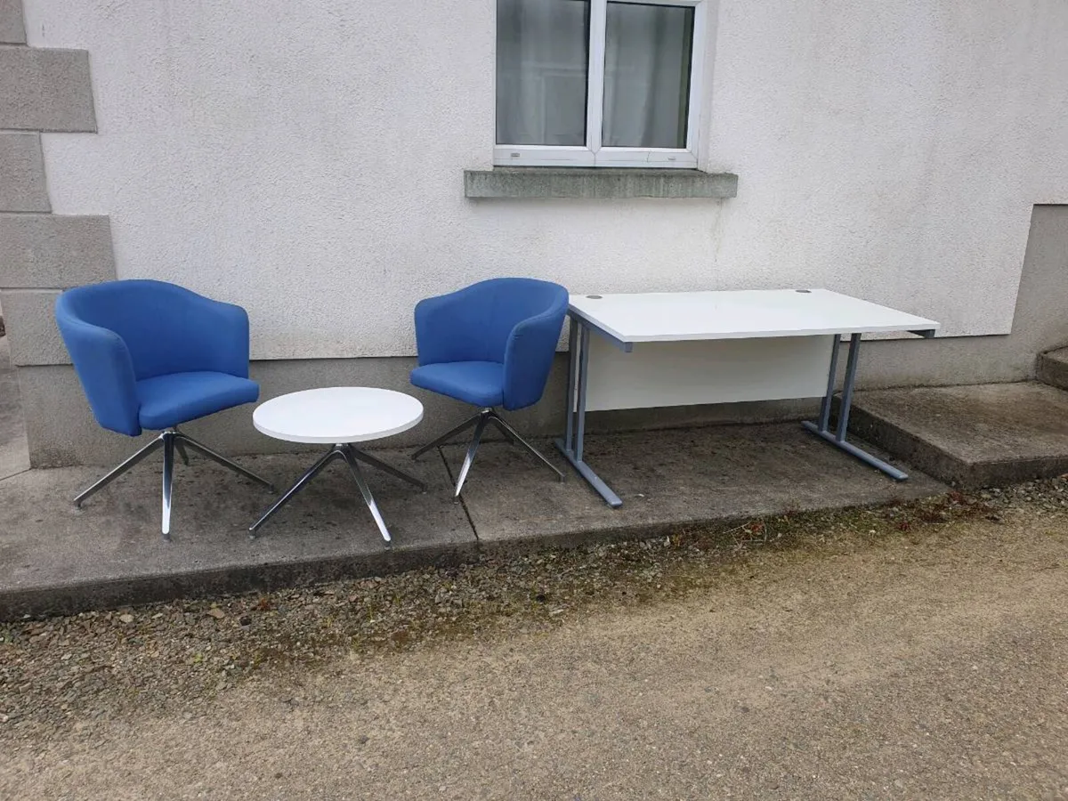 Office furniture - Image 1