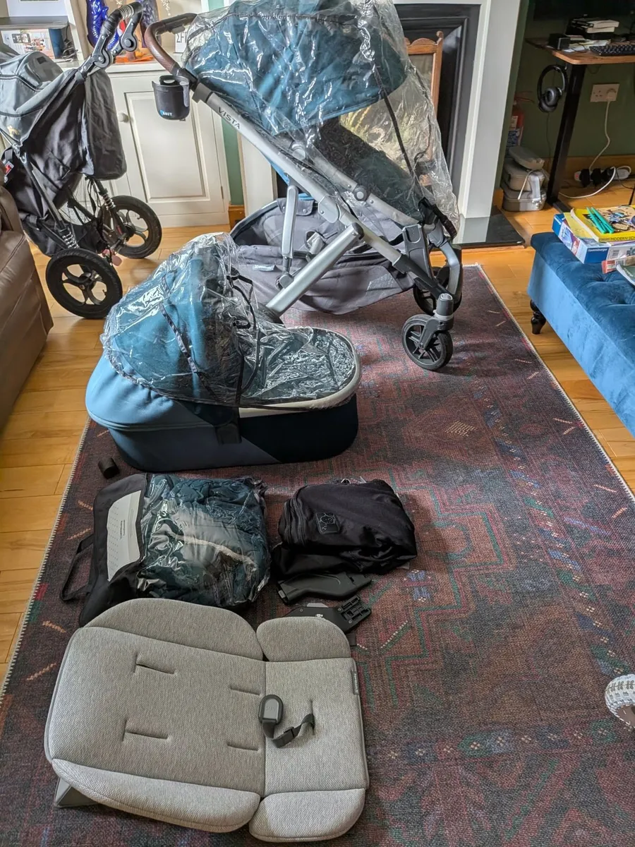Uppa Baby Vista 2 with accessories - Image 3