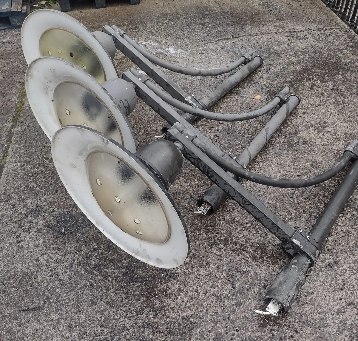 Large ornate street lights - Image 1