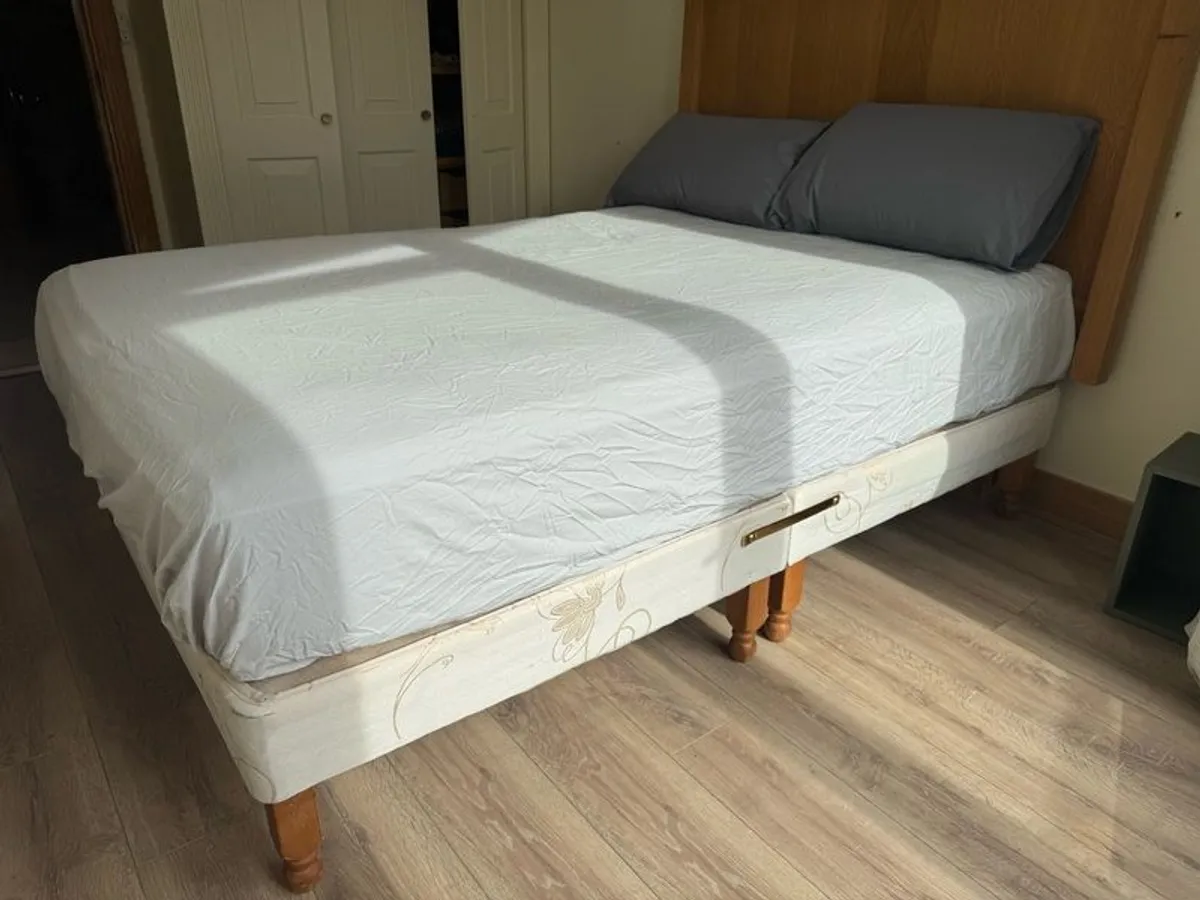 Bed - Image 1