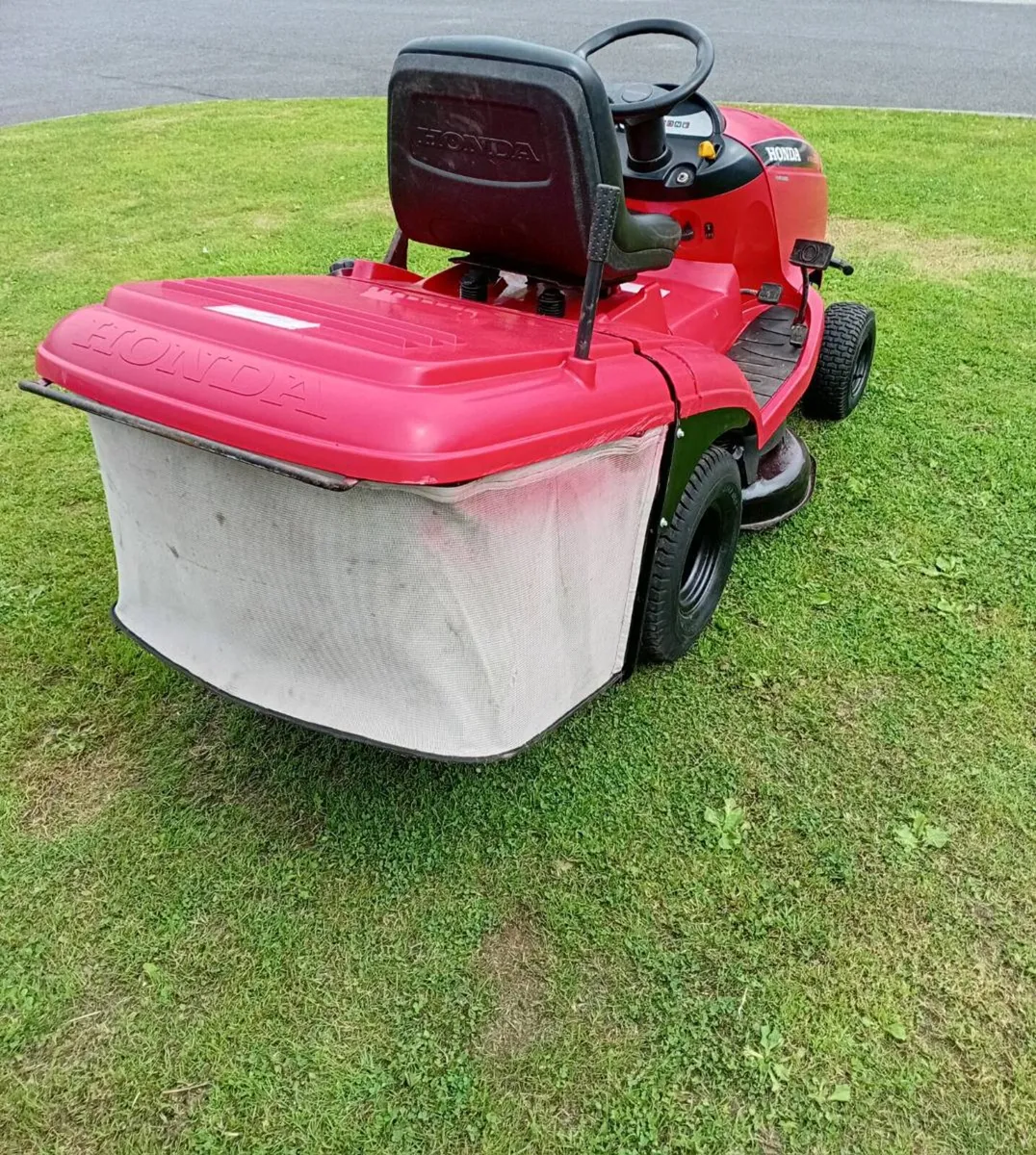 Ride on lawnmower - Image 4