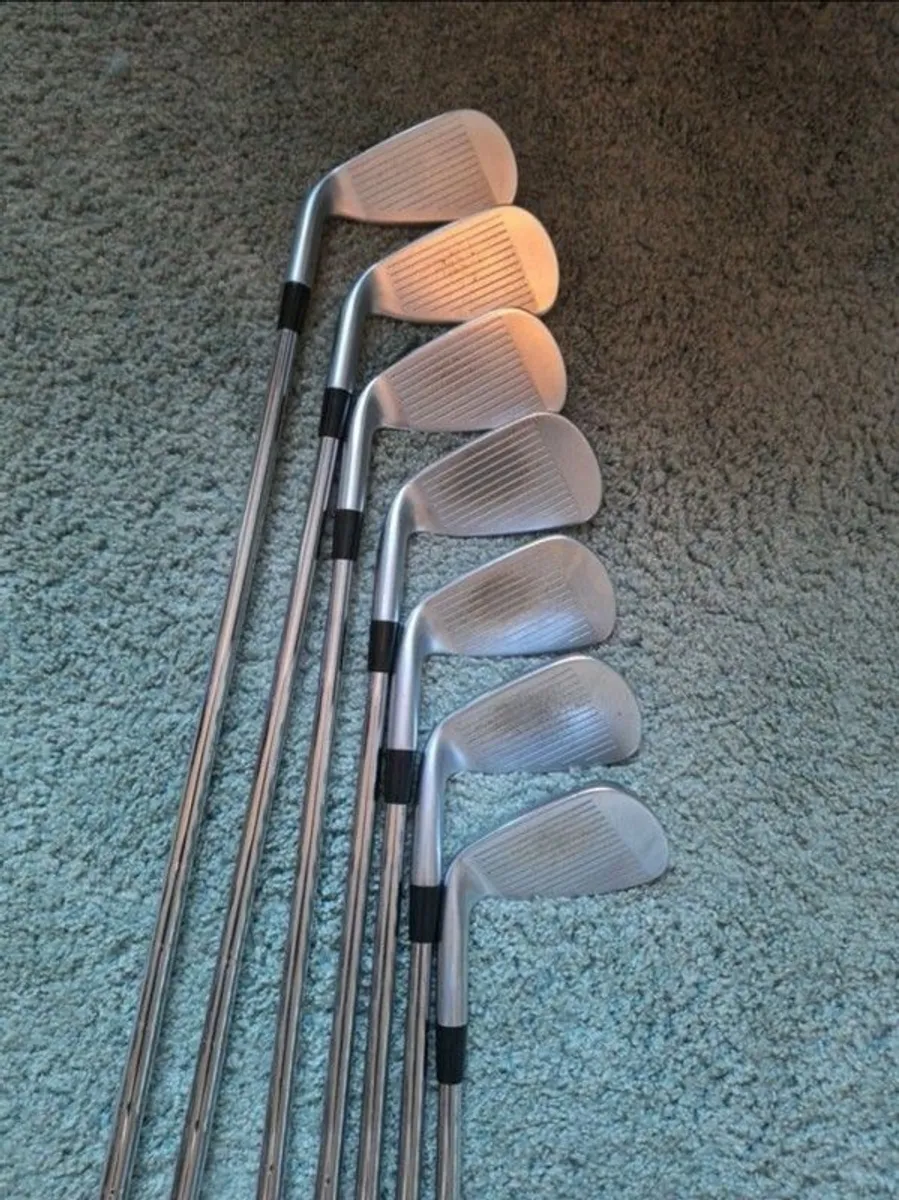 Mizuno JPX923 Hot Metal Irons - Image 1