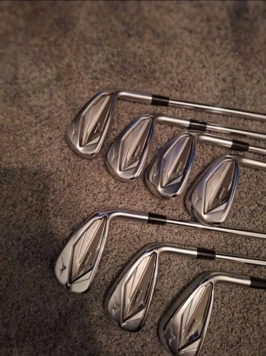 Mizuno JPX923 Hot Metal Irons - Image 2