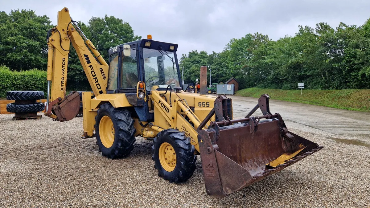 FORD 655 4wd BACKHOE, 5400 hours - Image 2