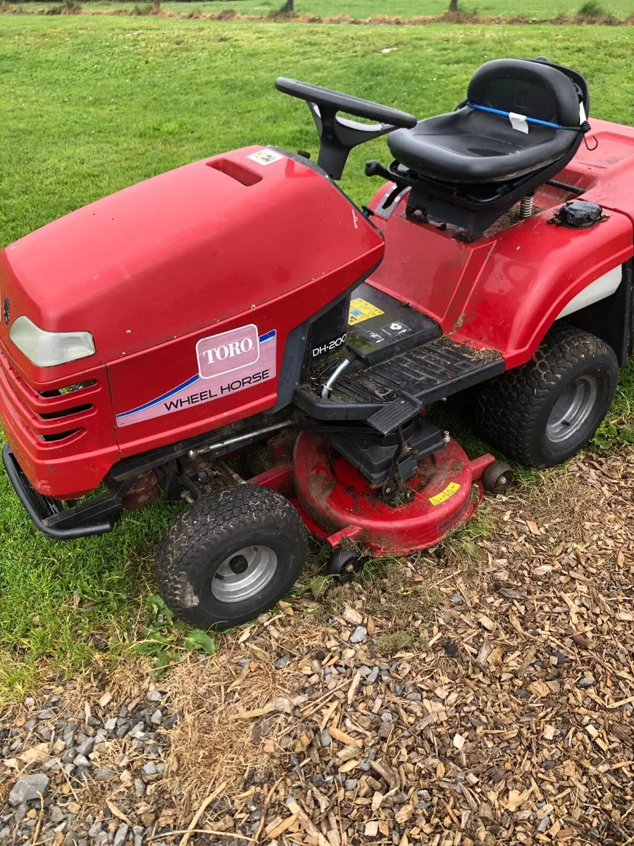 Toro ride on lawnmower - Image 1