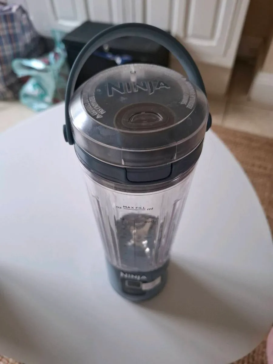 Ninja Blast Portable Blender – Excellent Condition - Image 3