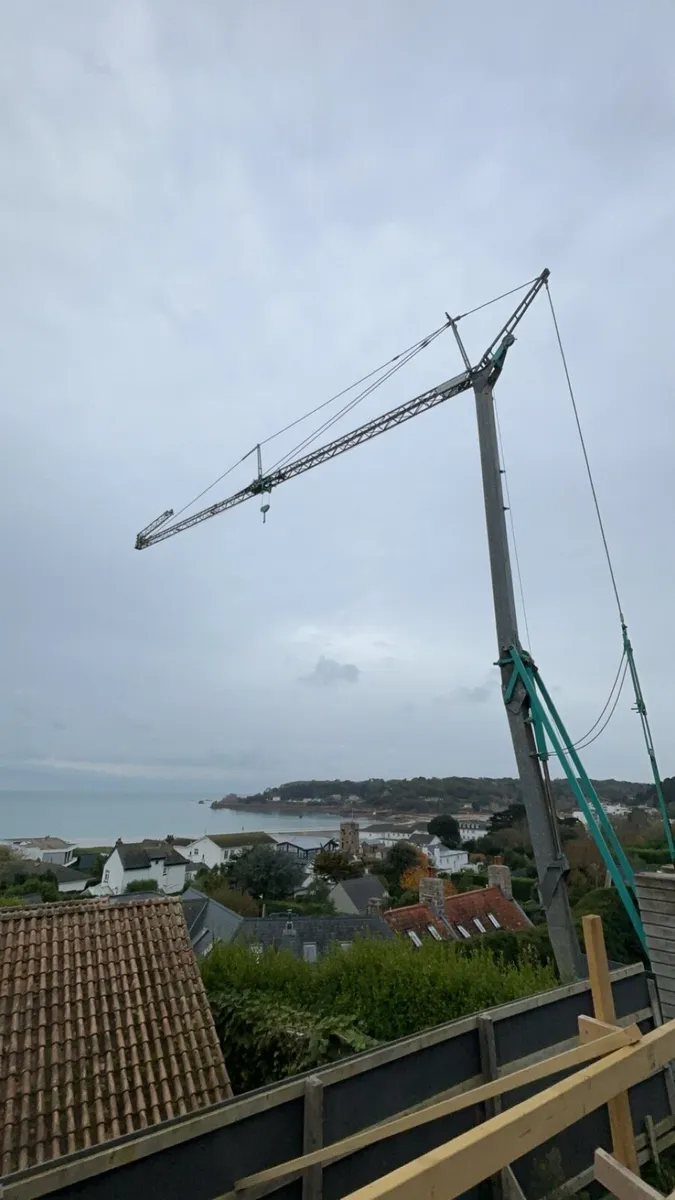 Self erecting tower crane - Image 1