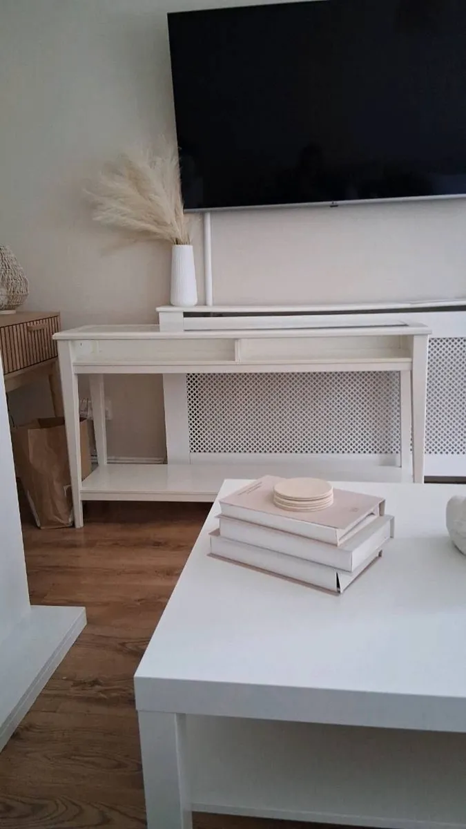 Console table