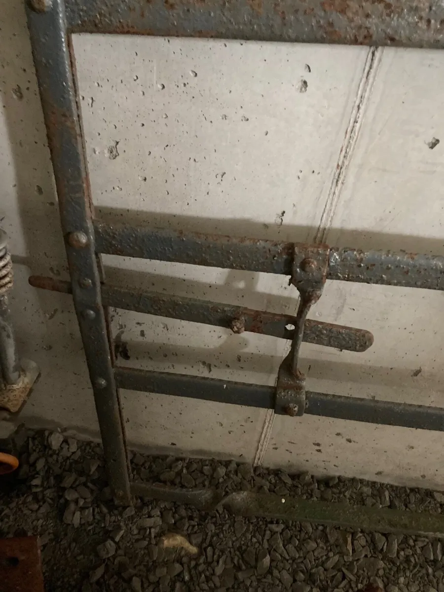 Old farm gate - Image 3