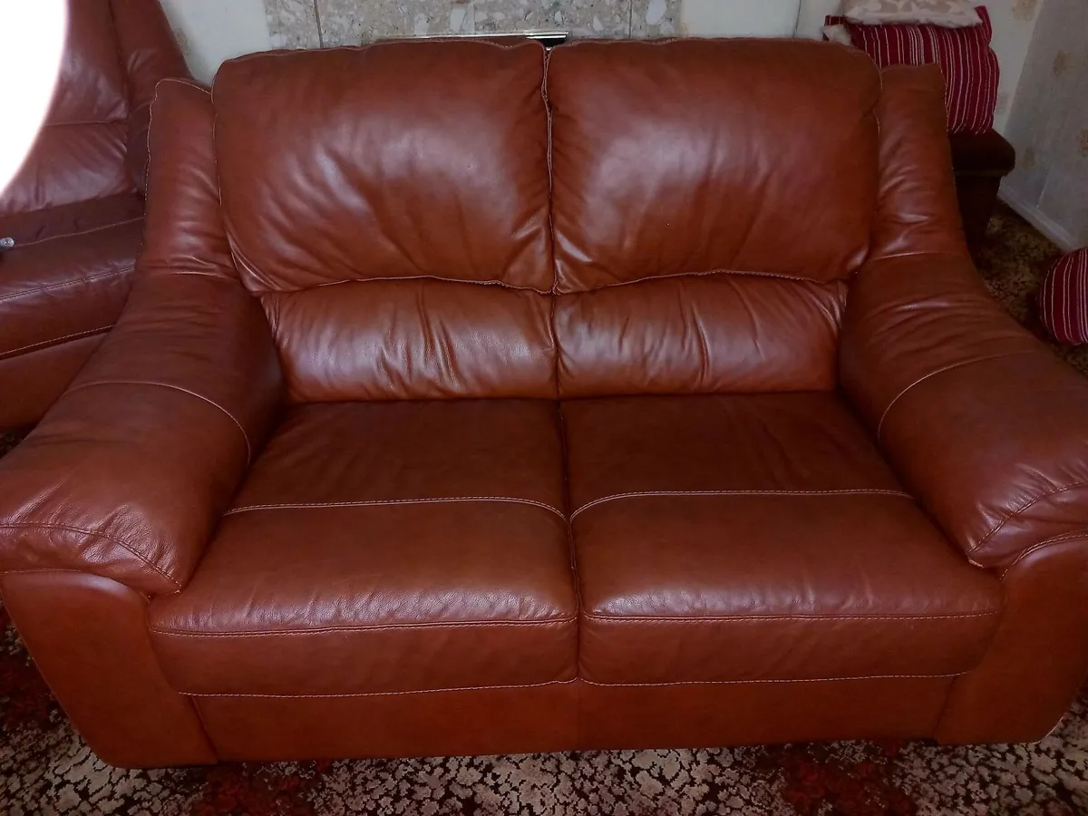 Two seater leather sofa - Image 1