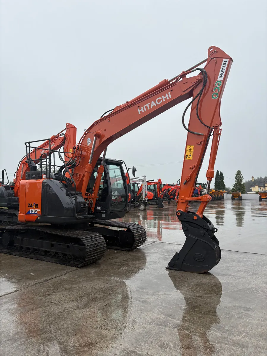 HITACHI ZX135-6 - Image 1