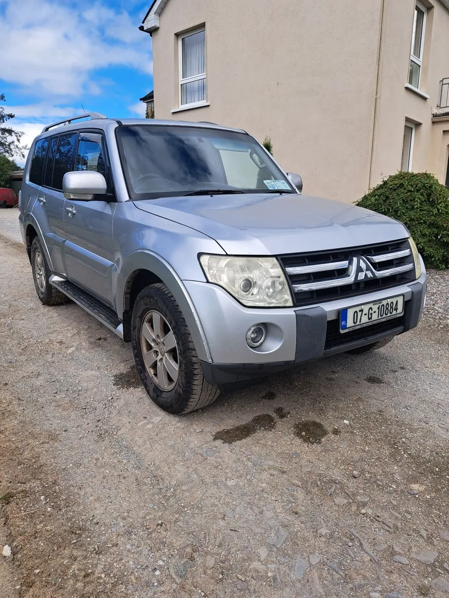 Mitsubishi Pajero mk4  LWB Commercial DOE 01/2027 - Image 3