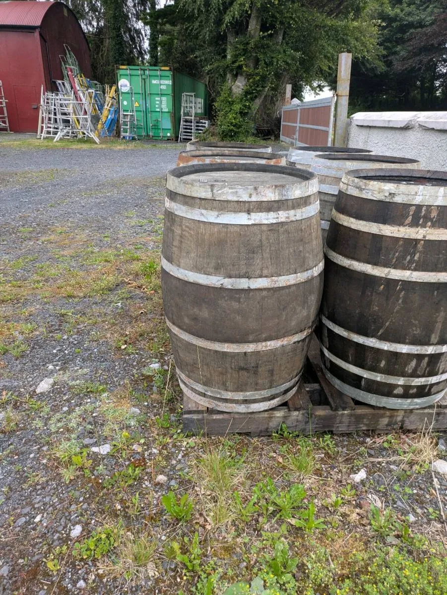 Whiskey barrel - Image 2