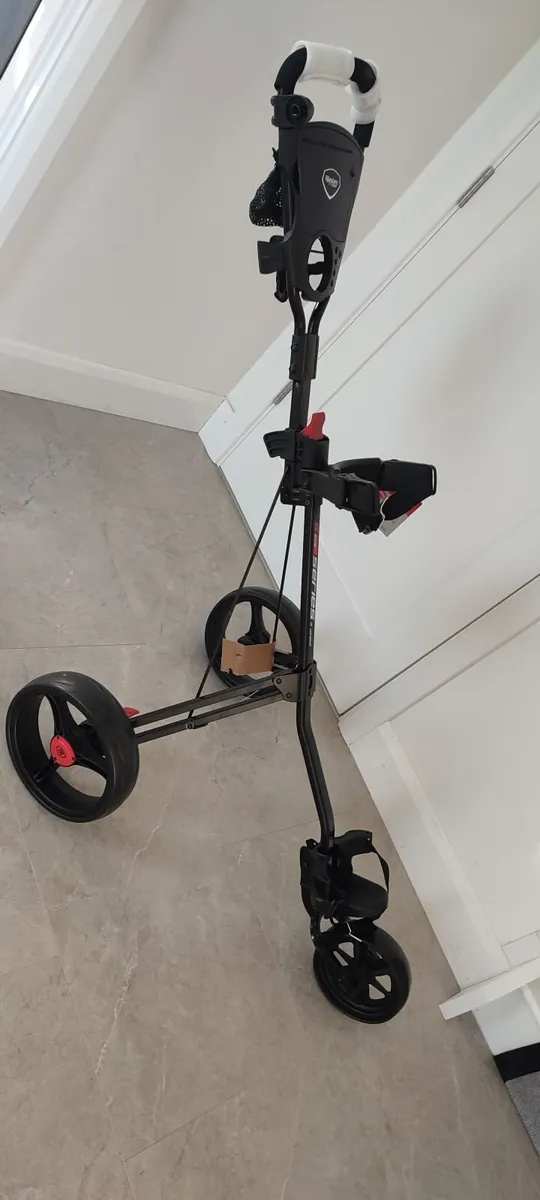 Golf trolley - Image 1