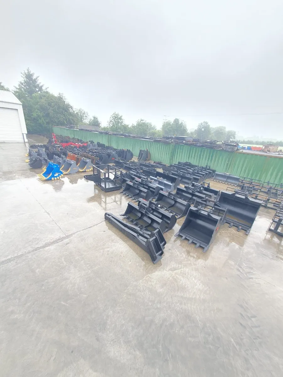 Selection of buckets - Image 1