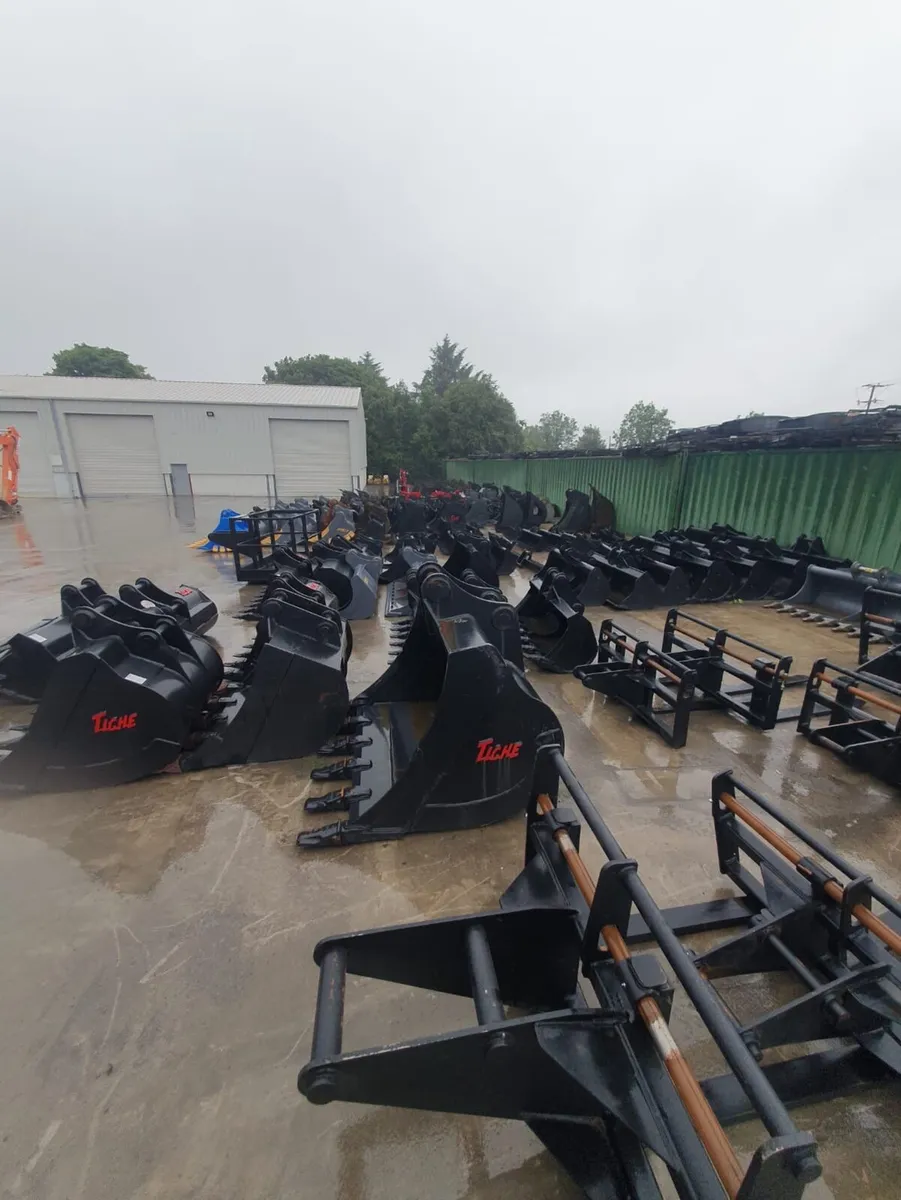 Selection of buckets - Image 3