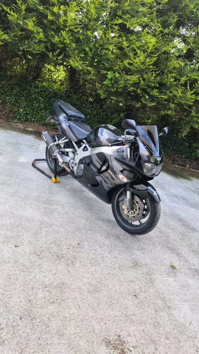 Honda fireblade sc33 - Image 2